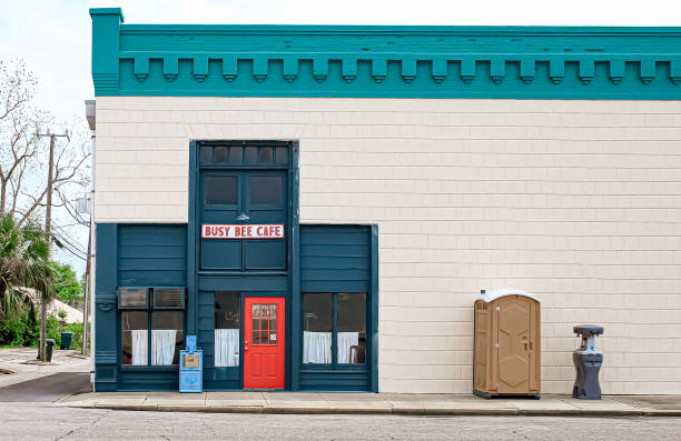 Best Porta potty delivery and setup  in Perry, KS